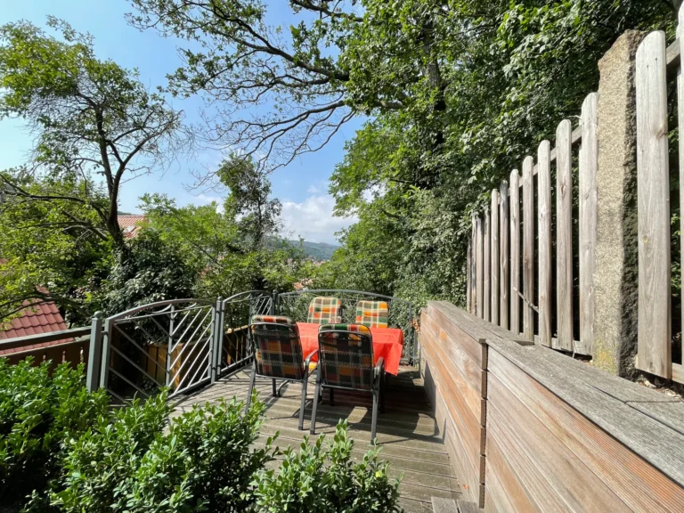 terrasse mit bergblick